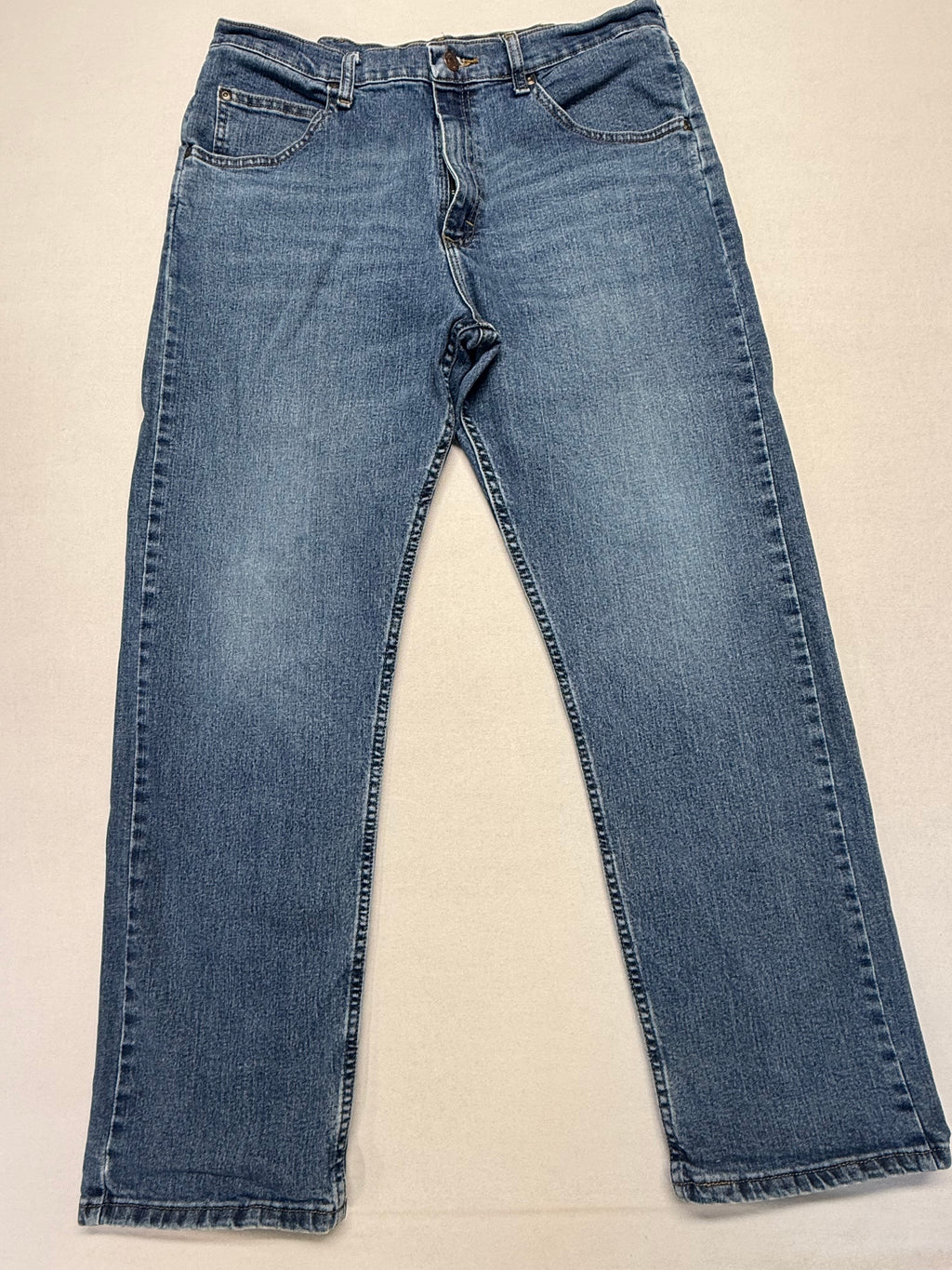 Wrangler Men's Jeans 34x30 Blue Denim Classic Fit Straight Leg