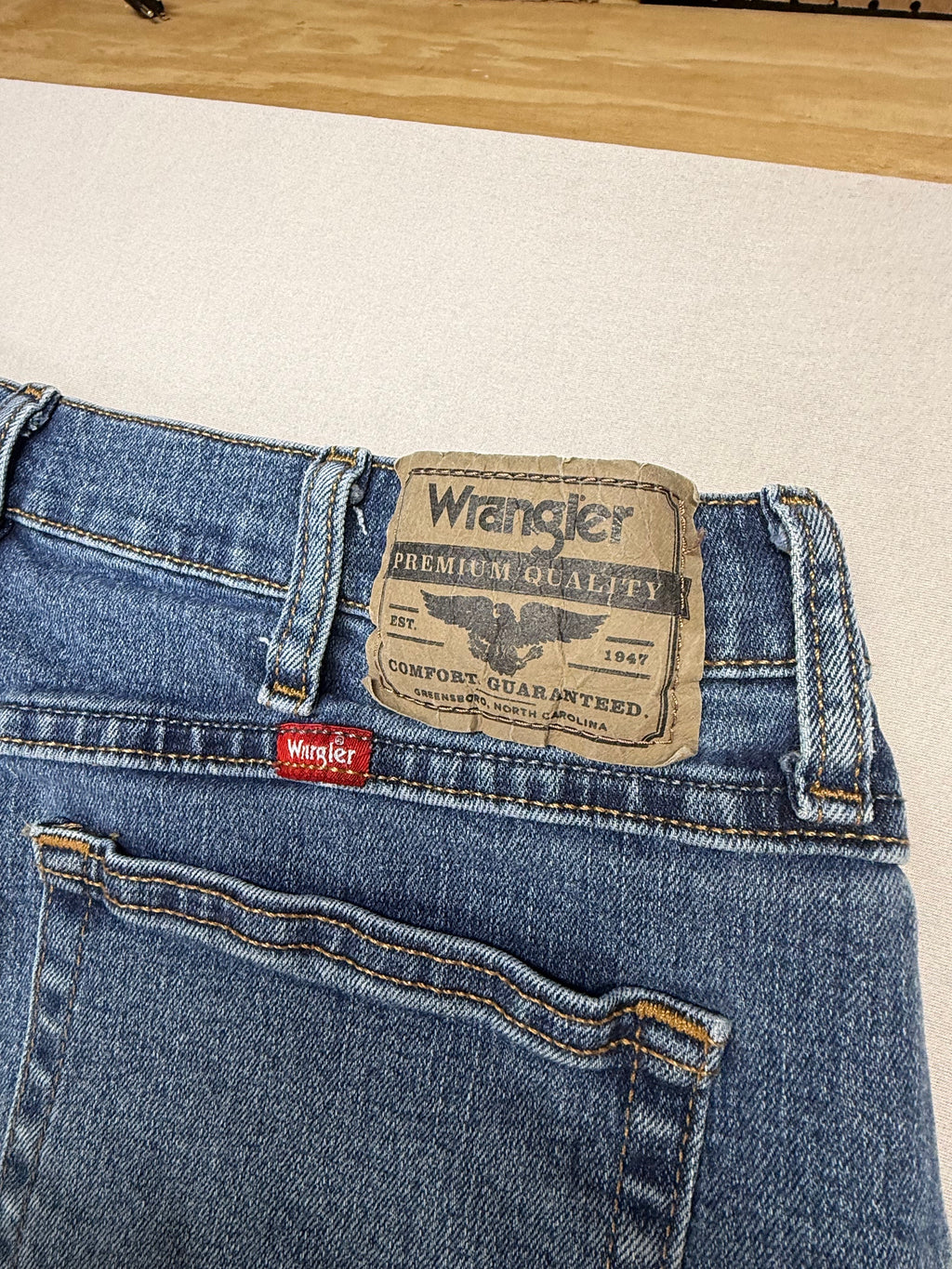 Wrangler Men's Jeans 34x30 Blue Denim Classic Fit Straight Leg