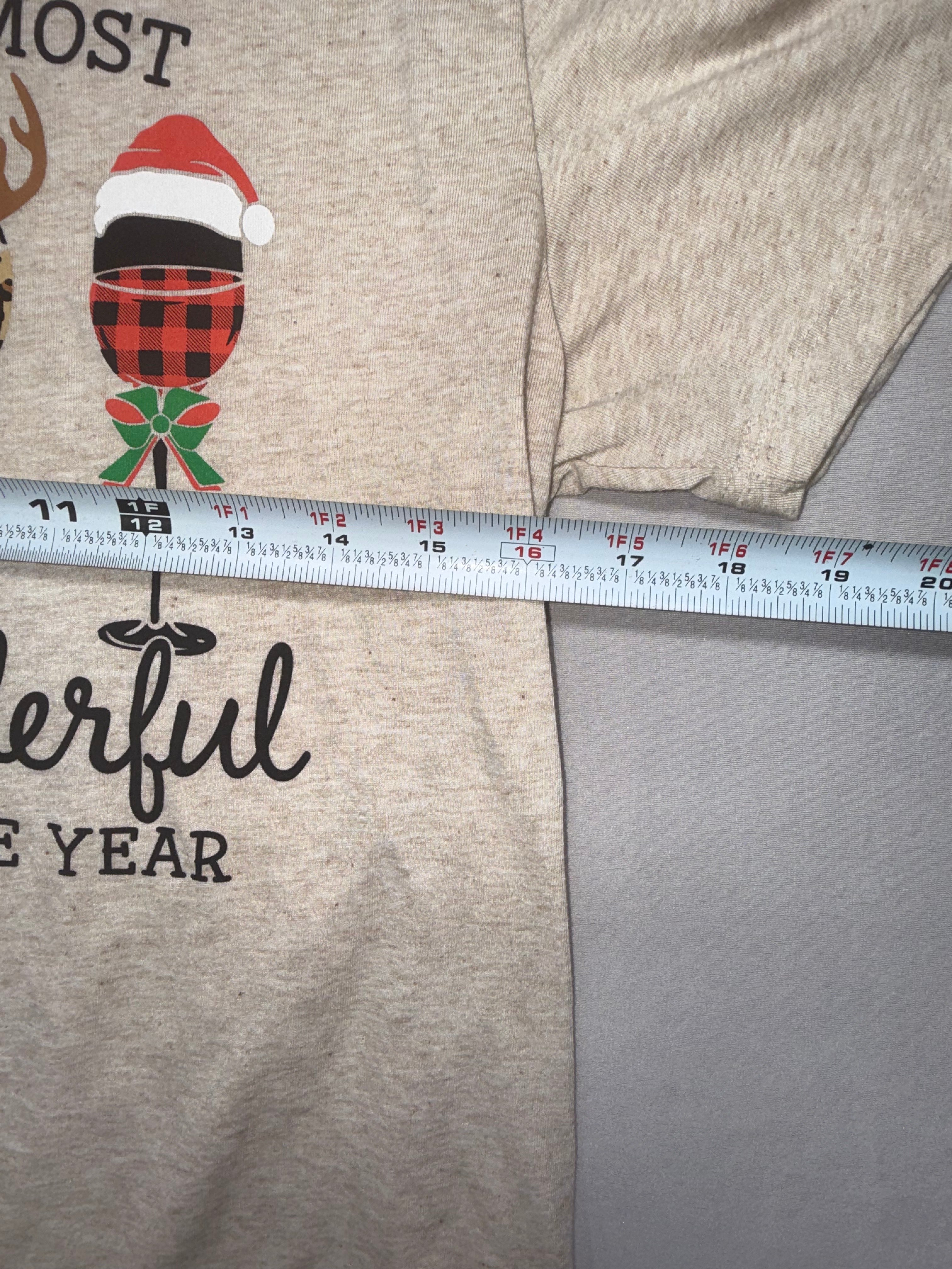 Holiday Time Christmas Graphic T-Shirt Medium Wine-derful Tee Holiday Top
