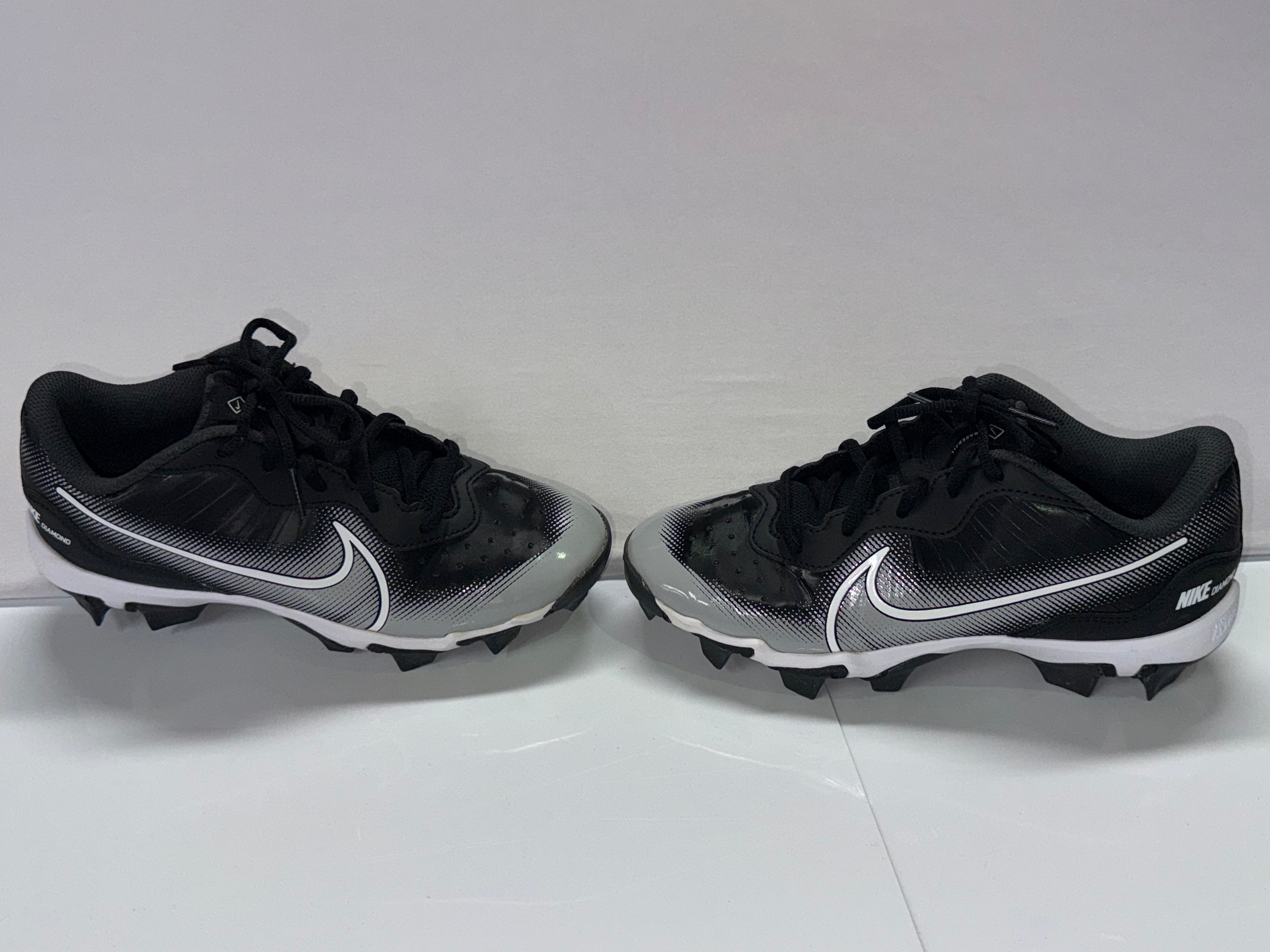 Nike Youth Baseball Cleats Size %Y Blick Gray Molded Studs DJ6525-011