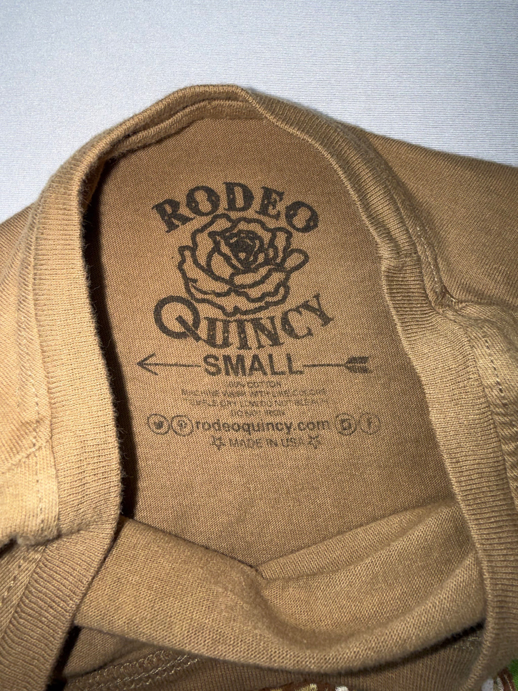 Girls Rodeo Quincy Western Graphic T-Shirt - Brown w/Roses & Cowgirl Boot Design - Size Small