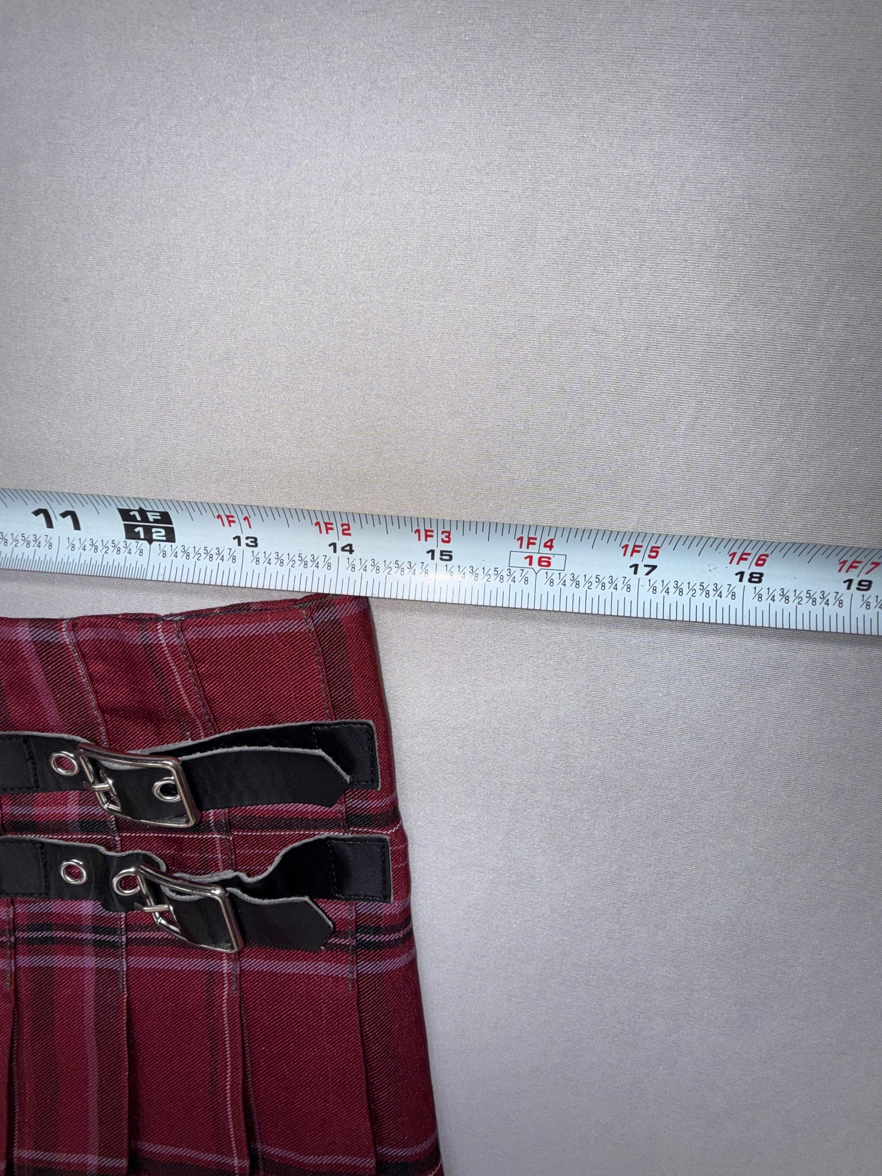 Women's Pleated Paid Mini Skirt - Multicolor Schoolgirl Style Buckle Waist Size M (9)
